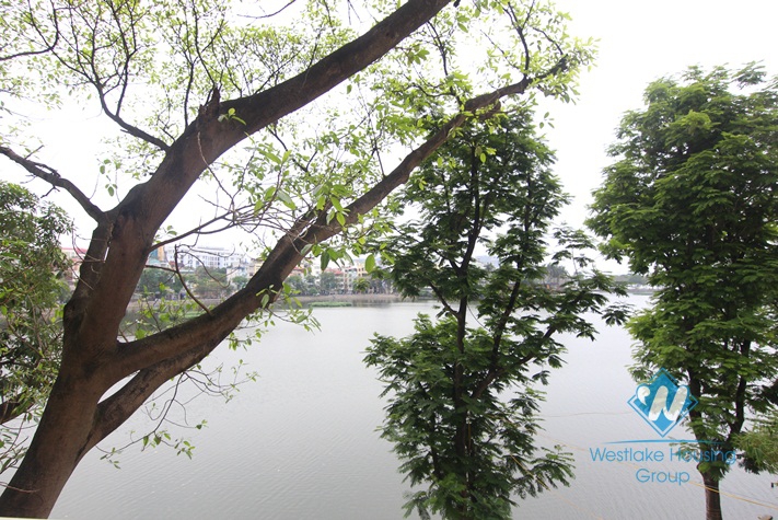 Lake view apartment for rent on Tran Vu, Truc Bach, Ba Dinh